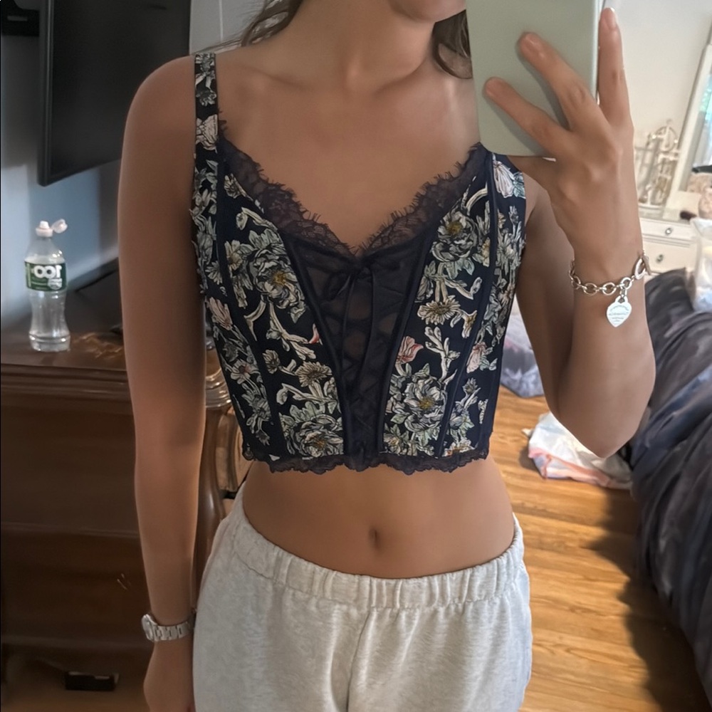 Victoria's Secret Floral Lace Tank Top - Black and Cream